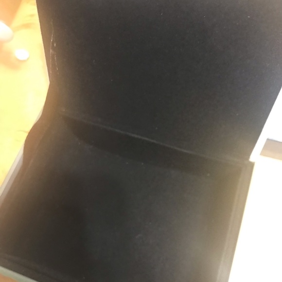 Jewellery box - Picture 2 of 2